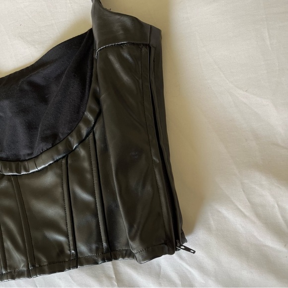 SOLD! I AM GIA Cece Top - Picture 3 of 5